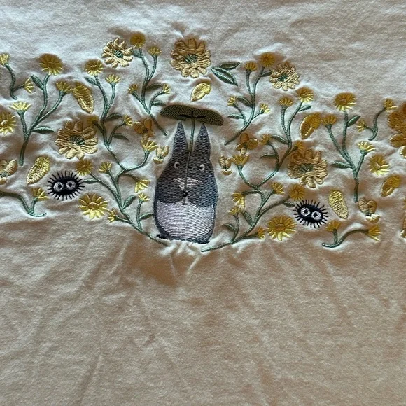 My Neighbor Totoro Cream T-Shirt with Embroidered Floral Design - Picture 2 of 5